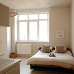 Meuble L'ecrin Dore Avec Netflix Homecourt