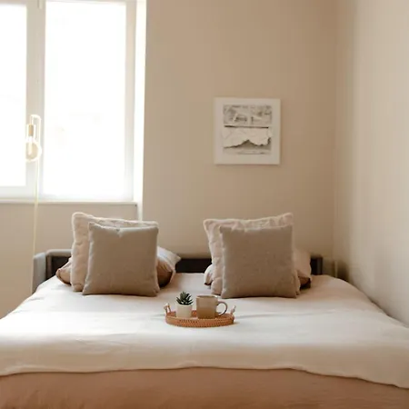 Meuble L'ecrin Dore Avec Netflix *