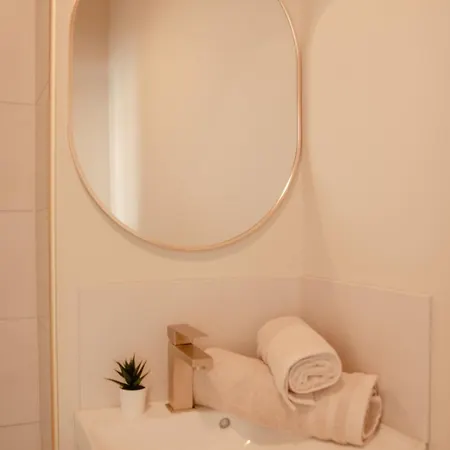 Meuble L'ecrin Dore Avec Netflix *