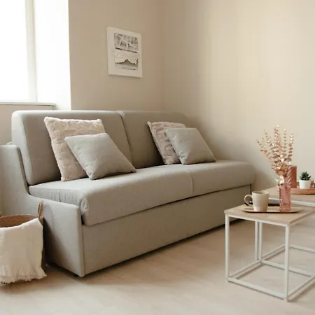 Meuble L'ecrin Dore Avec Netflix Apartment Homecourt