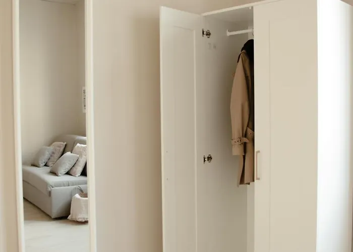 Meuble L'ecrin Dore Avec Netflix Homecourt